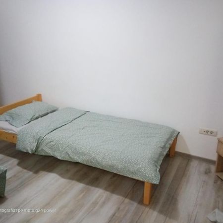 4 Rooms Apartment Тулча Экстерьер фото