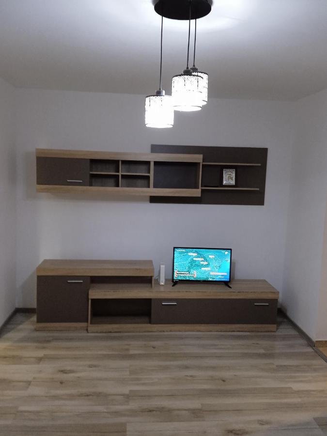 4 Rooms Apartment Тулча Экстерьер фото