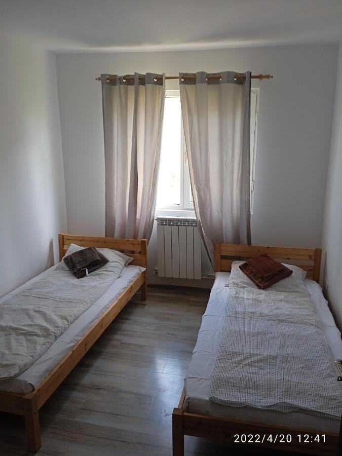 4 Rooms Apartment Тулча Экстерьер фото