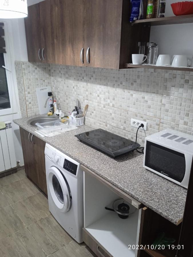 4 Rooms Apartment Тулча Экстерьер фото