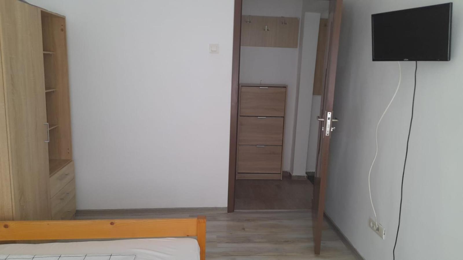 4 Rooms Apartment Тулча Экстерьер фото